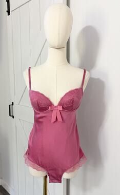 VTG Victorias Secret Very Sexy 100% Silk Teddy Bodysuit Romper Pink Size 34B Y2K